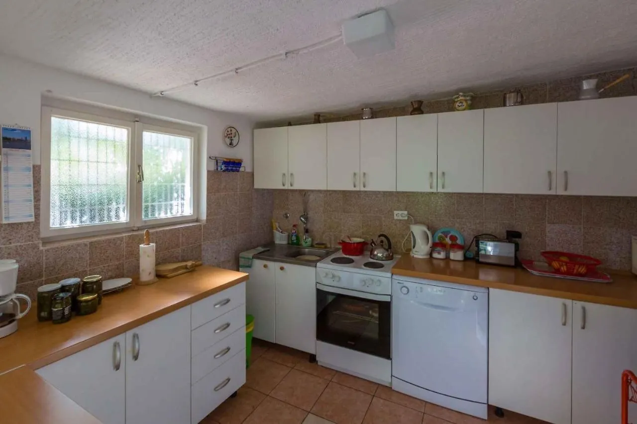Apartment In Crikvenica 39237